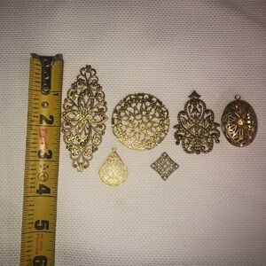 Elegant Gold Filigree Jewelry Set